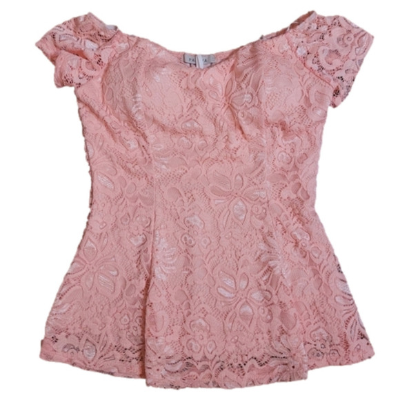 Papaya peach cored lace looking shirt. Size S. Super cute! EXCELLENT CONDITION! - Picture 2 of 6
